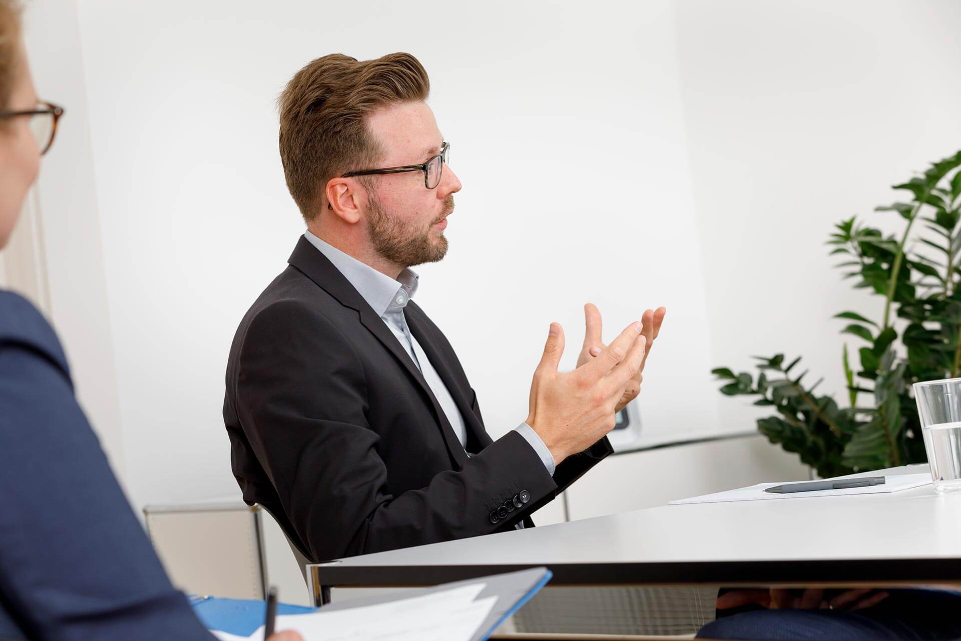 Szene intensiver Austausch - Management Audit