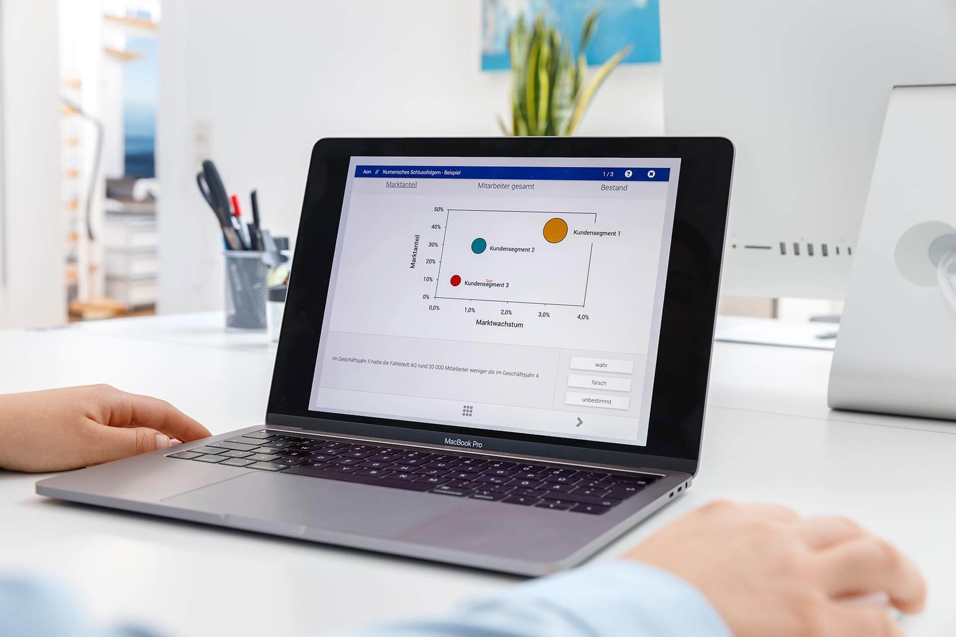 Szene Testbearbeitung am PC - Identifikation von High Potentials