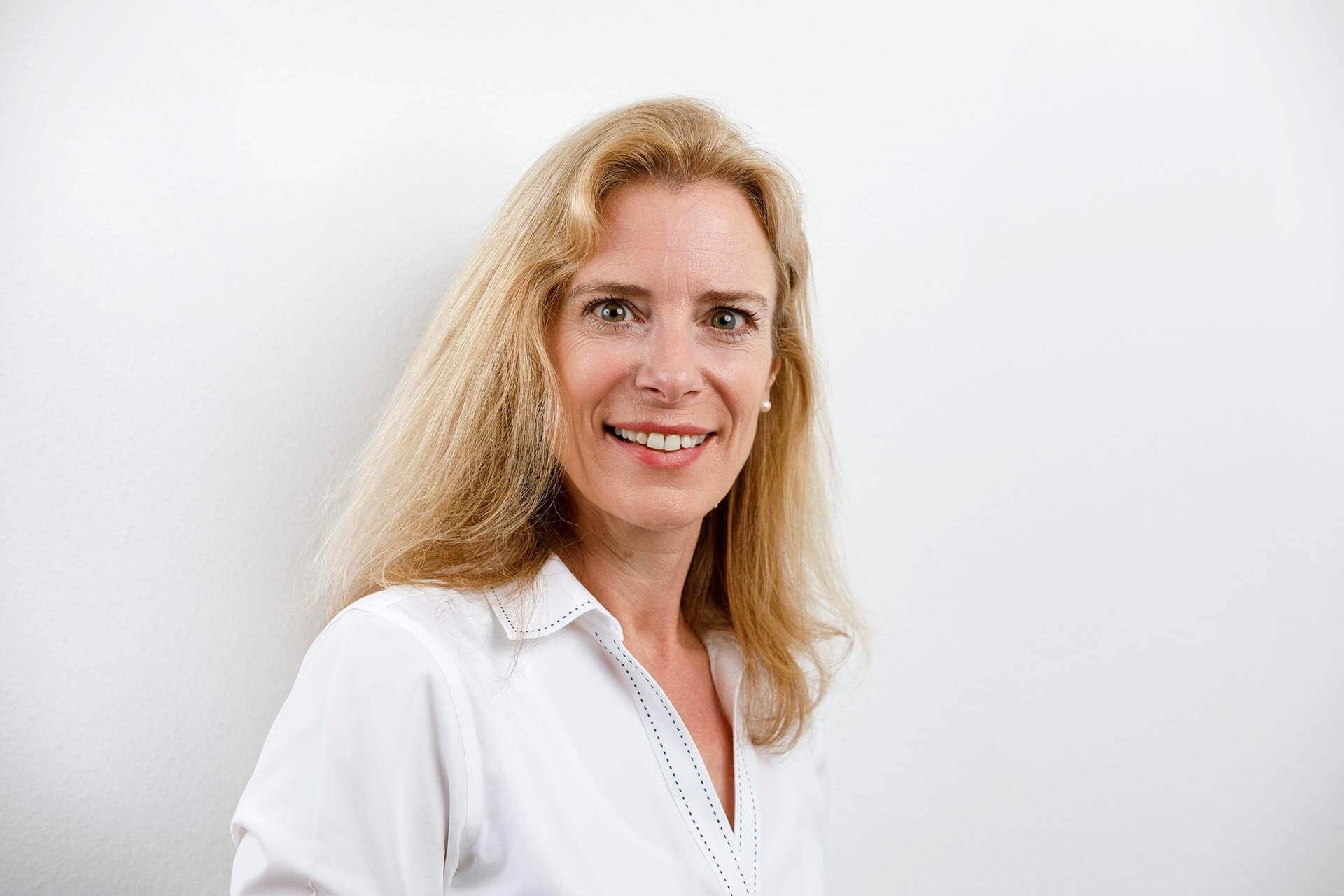 Dr. Cornelia Tanzer