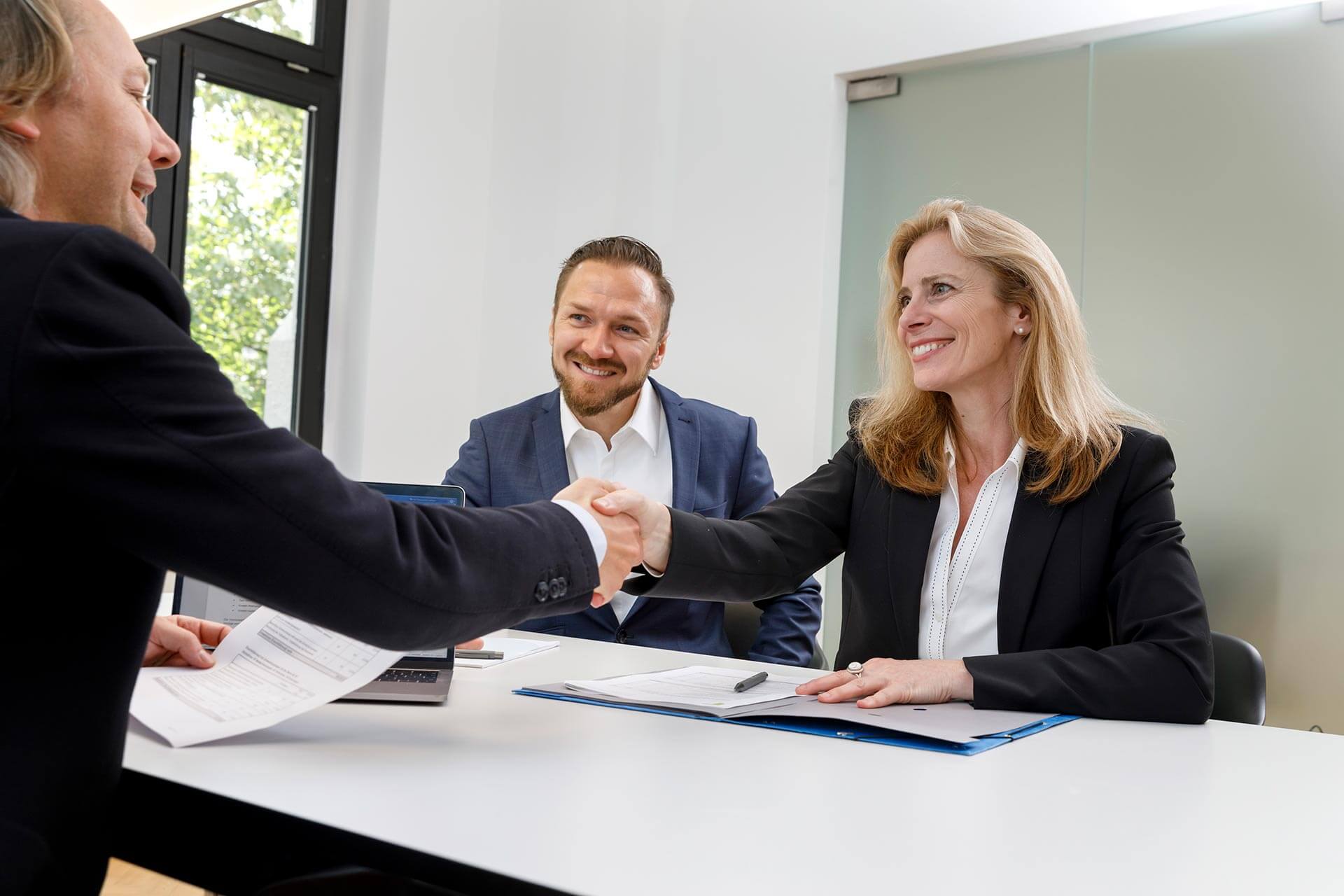 Szene Bewerbungsgespräch - Unterstützen Sie uns als Senior Consultant